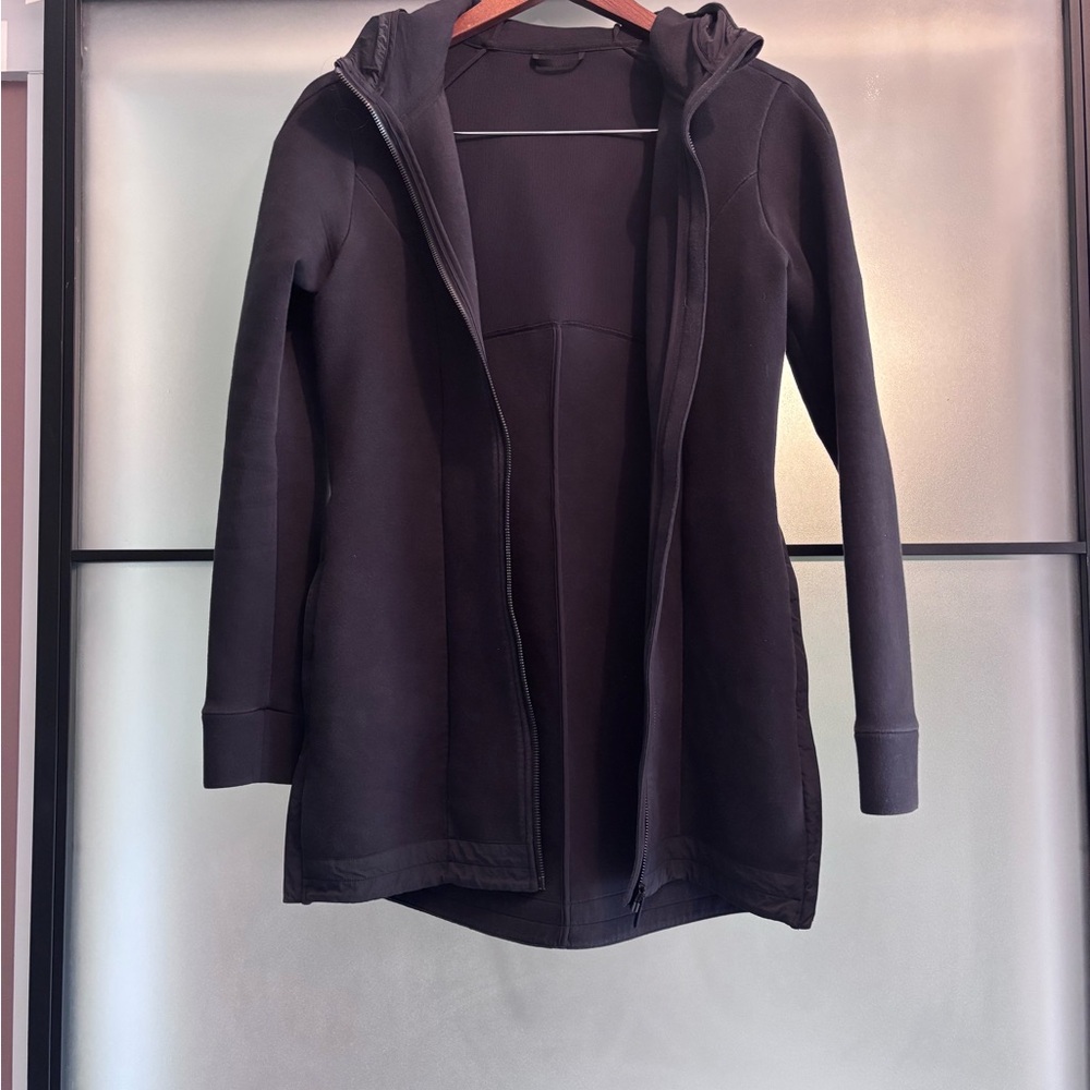 Lululemon Black Hooded Jacket sz 4